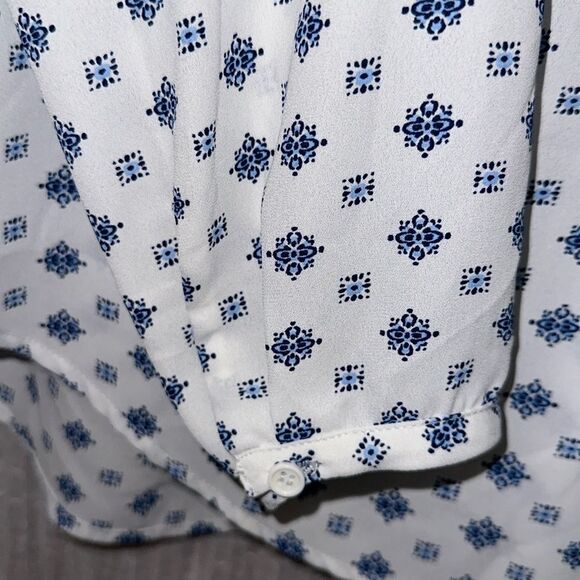 PLEIONE x Anthro M White Blue Printed V Neck Long Sleeve High Low Blouse - Picture 6 of 10